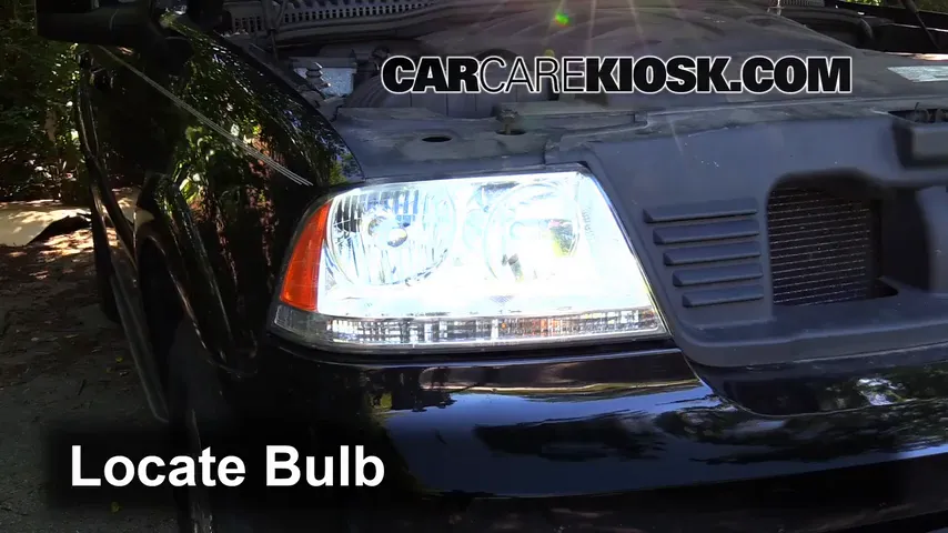 2003 Lincoln Aviator 4.6L V8 Lights Turn Signal - Front (replace bulb)